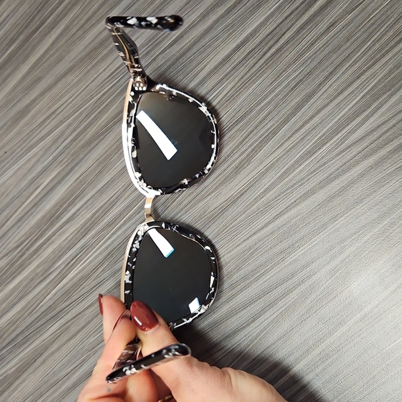 DIFF Polarized Sunglasses With Black/White Frames & Blue Lenses - Picture 9 of 11